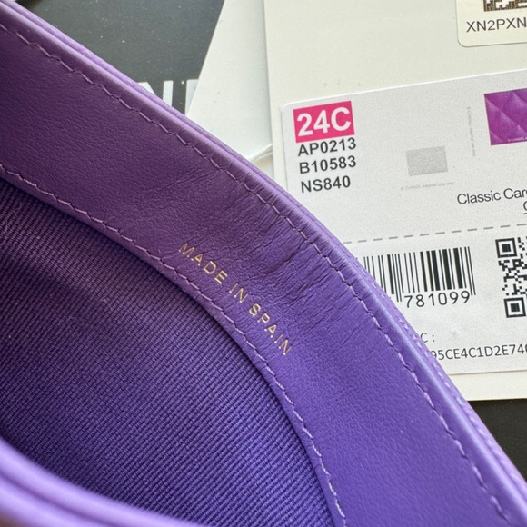 Chanel Card Holder in Caviar Leather with Interlocking CC Logo (BNIB) - Picture 6 of 8